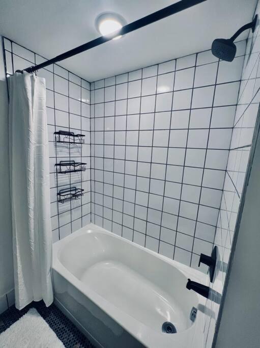 Urban Oasis, Otr Near Casino & Downtown! - 2 Beds * Cincinnati